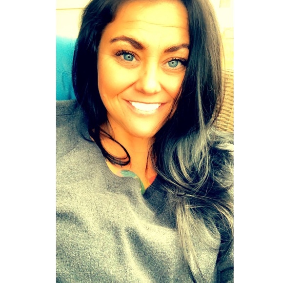 Meet your Posher, Chloe - Picture 3 of 3